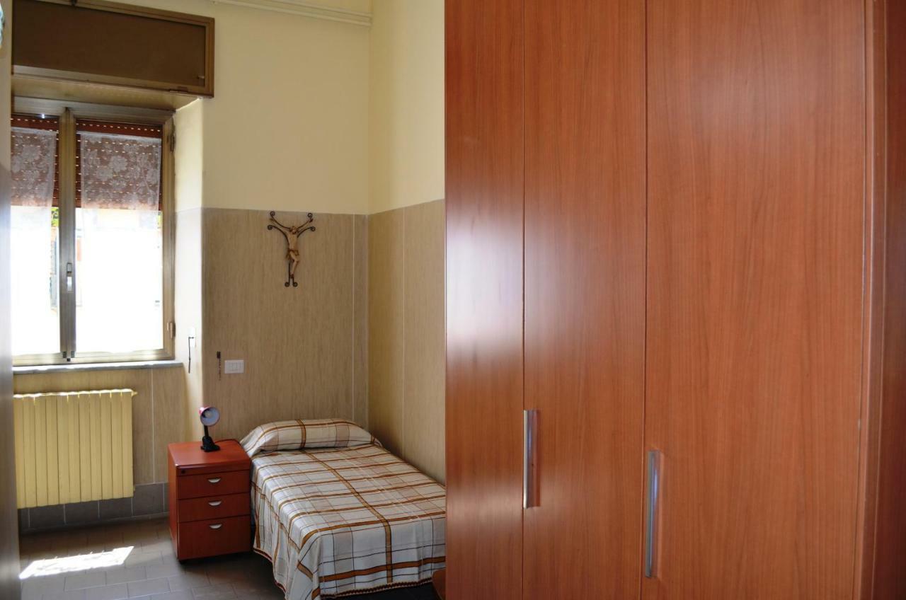 Single Room,851148362:JPEG